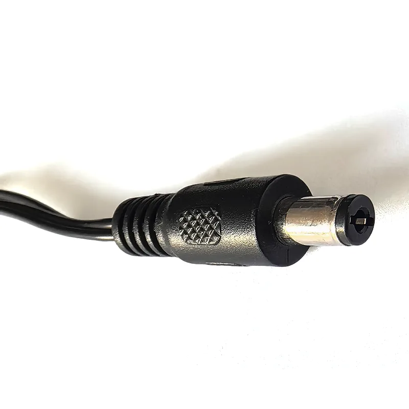 Abah-abah Wayar Palam Kuasa Lelaki Elektronik Pengguna DC